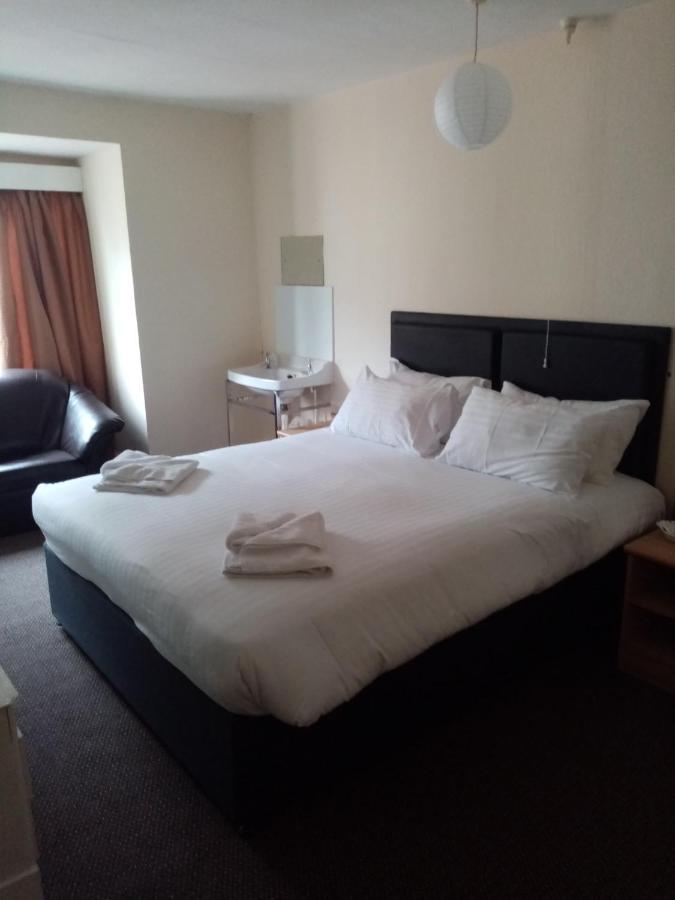 Hotel Black Lion 3*